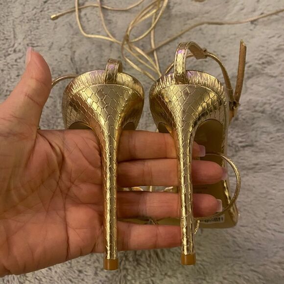 Shcutz Vikki golden heeled sandals, size 8 - Picture 8 of 14